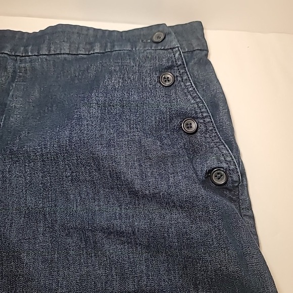 Banana Republic Women's Dark Rinse Button Sides Flat Front Denim Shorts Sz 29/8 - Picture 3 of 10